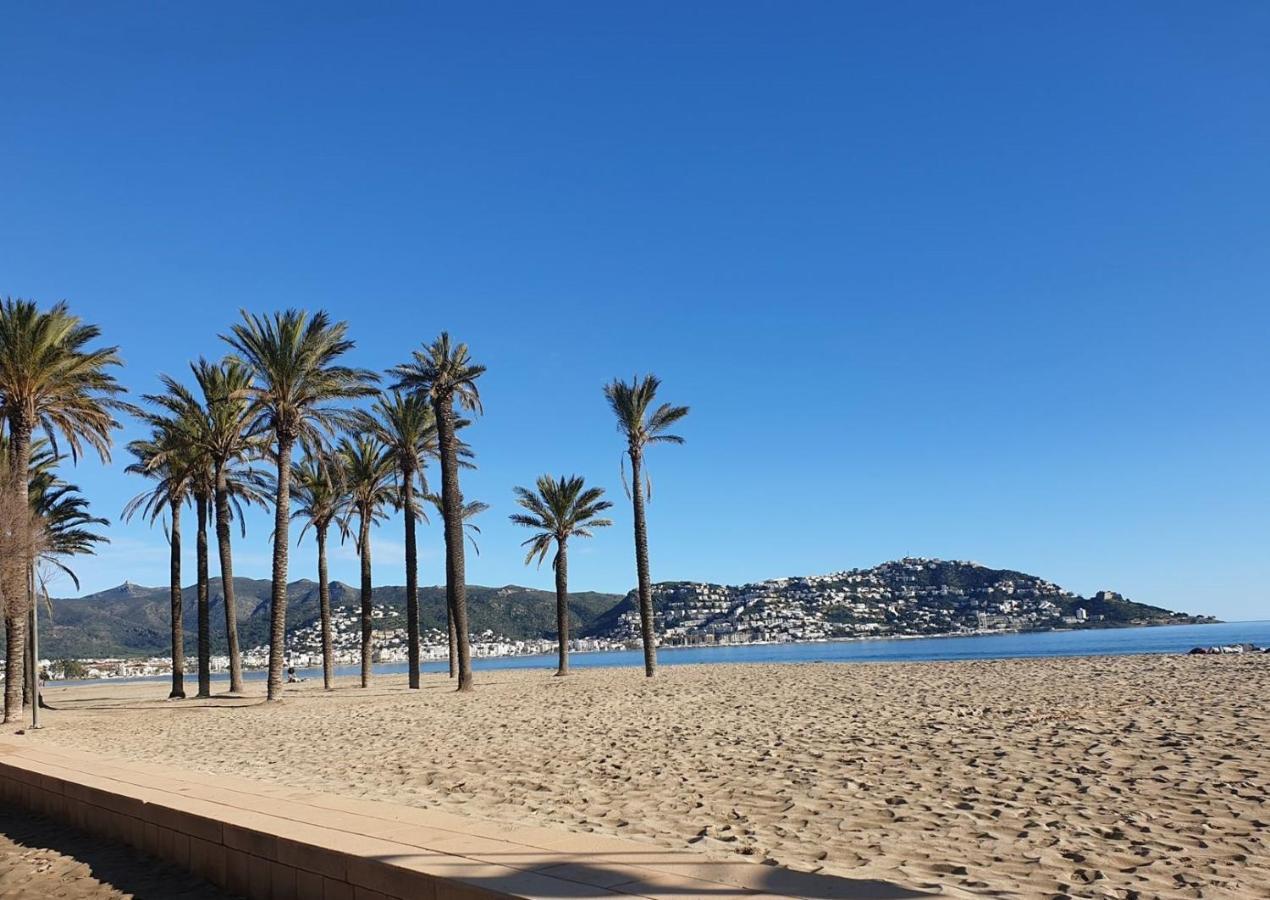 Residence De La Plage Roses - Immo Barneda Bagian luar foto